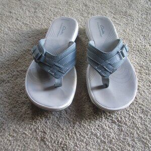 Clarks Cloudsteppers Flip Flop Sandals 7M